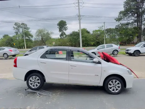 ETIOS 1.5 XS Sedan 16V