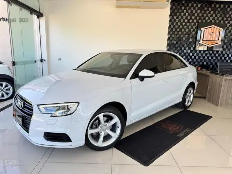 Audi A3 1.4 TFSI Sedan Attraction 16V 4 portas