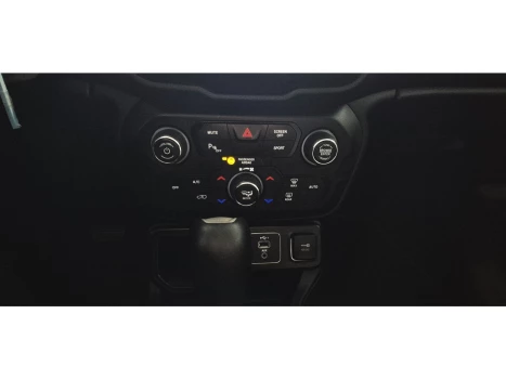 RENEGADE 1.8 16V Longitude