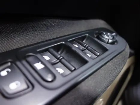 RENEGADE - 1.8 16V SPORT 4P AUTOMÁTICO