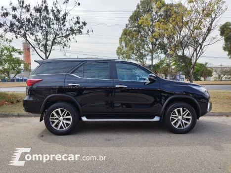 HILUX 2.8 SW4 4X4 8V