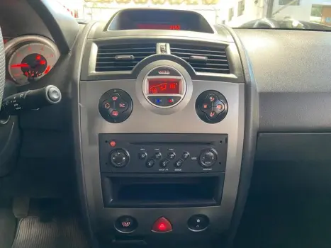 MEGANE SEDAN DYNAMIQUE 1.6 16V 4P