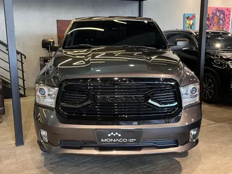 Classic 5.7 V8 32V 4P HEMI LARAMIE NIGHT EDITION AUTOMÁTICO