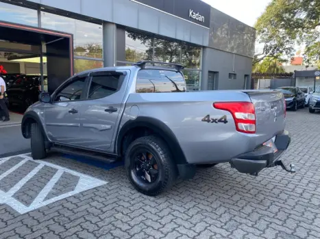 L200 TRITON 2.4 16V Turbo Sport Outdoor GLS CD 4X4