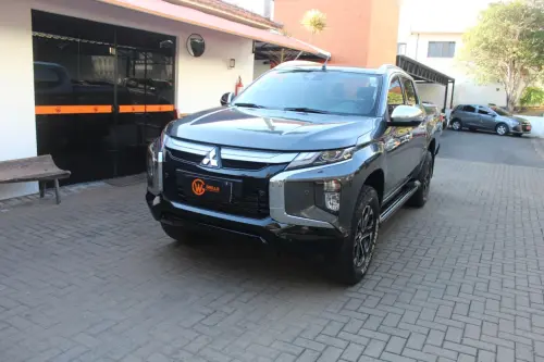 Mitsubishi L 200 Triton 2.4 16V SPORT HPE-S 4X4 CABINE DUPLA TURBO DIES 4 portas