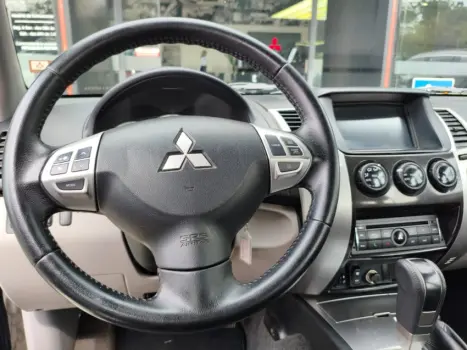 PAJERO DAKAR 3.2 HPE 4X4 7 Lugares 16V Turbo Intercooler