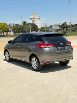 YARIS 1.3 16V XL Plus Tech