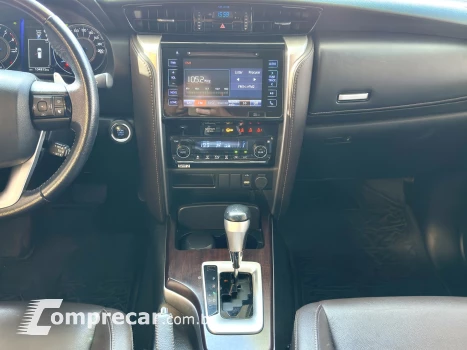 HILUX SW4 2.7 SRV 7 LUGARES 4X2 16V FLEX 4P AUTOMÁTICO