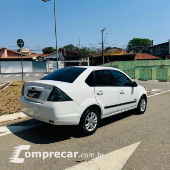 FIESTA 1.6 MPI Class Sedan 8V