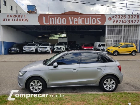 Audi A1 1.4 TFSI Attraction 16V 4 portas