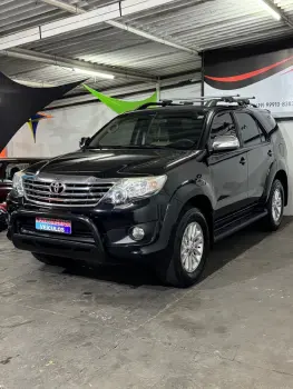 Toyota Hilux SW4 SR 4x2 2.7/ 2.7 Flex 16V Aut. 4 portas