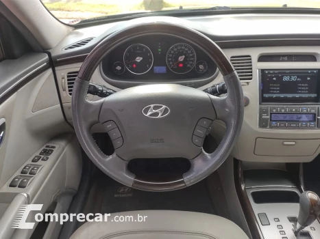 AZERA 3.3 MPFI GLS Sedan V6 24V