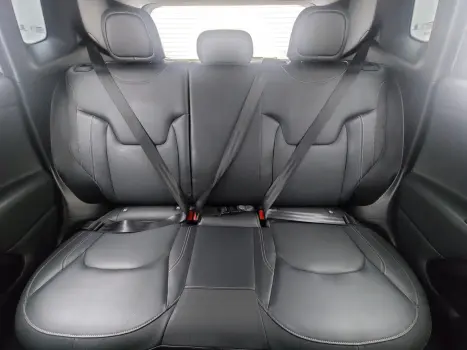 RENEGADE 1.3 T270 TURBO FLEX LONGITUDE AT6