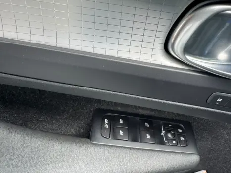 XC 40 2.0 T5 GASOLINA MOMENTUM AWD GEARTRONIC