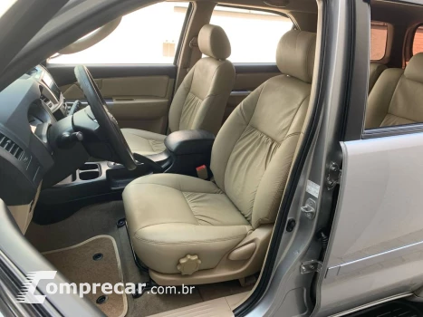 Hilux SW4 SR 4x2 2.7 Flex 16V Aut.