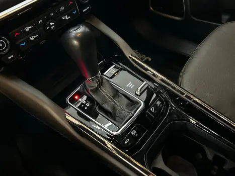 Commander Overl. TD380 2.0 4x4 Die. Aut.