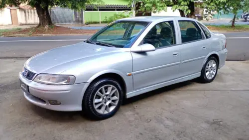 VECTRA 2.2 MPFI GL Milenium 8V