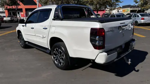 L200 TRITON 2.4 16V Turbo Sport Hpe-s CD 4X4