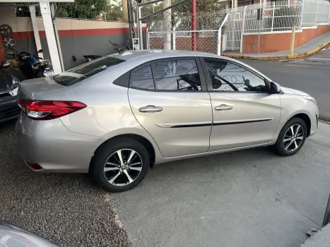 Yaris Sedan 1.5 16V 4P FLEX XS MULTIDRIVE AUTOMÁTICO CVT