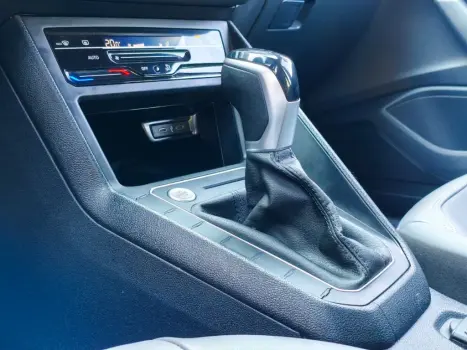 Nivus Highline 1.0 200 TSI Flex Aut.