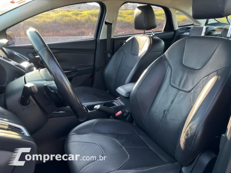 FOCUS 2.0 TITANIUM PLUS FASTBACK 16V FLEX 4P POWERSHIFT