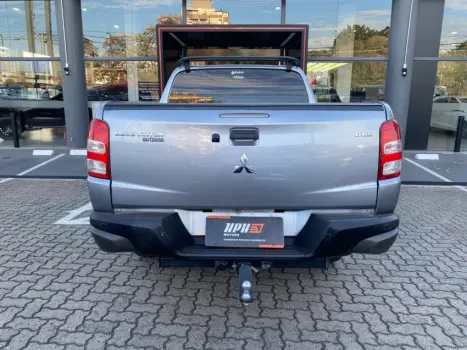 L200 TRITON 2.4 16V Turbo Sport Outdoor GLS CD 4X4