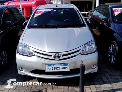 Toyota ETIOS HATCH - 1.3 XS 16V 4P MANUAL 4 portas
