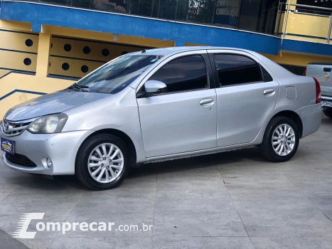Toyota ETIOS 1.5 XLS Sedan 16V 4 portas