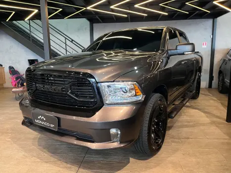 RAM Classic 5.7 V8 32V 4P HEMI LARAMIE NIGHT EDITION AUTOMÁTICO 4 portas