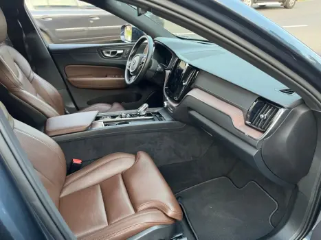 XC60 2.0 T8 Recharge Inscription AWD Geartronic