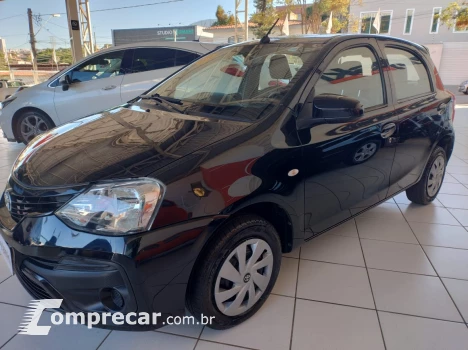 Toyota Etios Hatch 1.3 16V 4P FLEX X 4 portas