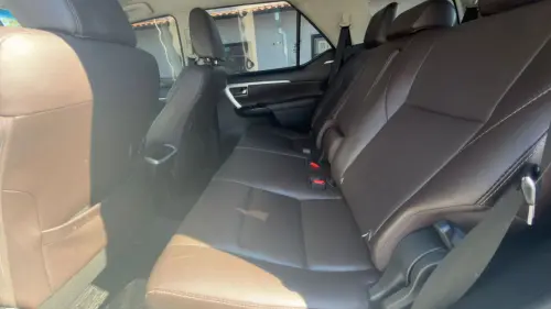 Hilux SW4 2.8 4P SRX 4X4 7 LUGARES TURBO DIESEL AUTOMÁTICO