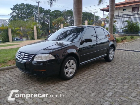 Volkswagen BORA 2.0 MI 8V 4 portas