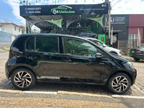 Volkswagen up! move 1.0 TSI Total Flex 12V 5p 4 portas