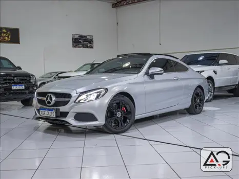 Mercedes-Benz C 180 1.6 CGI Avantgarde Coupé 4 portas