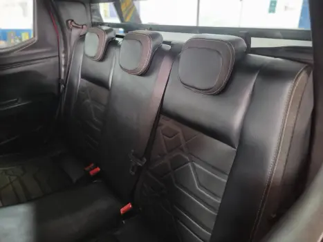 Strada Volcano 1.3 Flex 8V CD