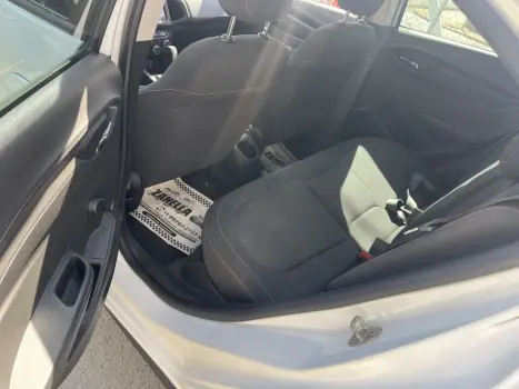 Onix Hatch 1.4 4P FLEX LT AUTOMÁTICO