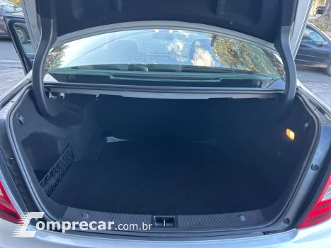 C 180 1.8 Cgi Classic 16V Turbo Gasolina 4P Automático