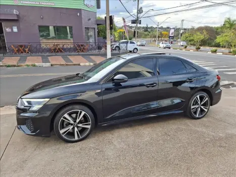 Audi A3 2.0 40 TFSI Sedan Performance Black 4 portas