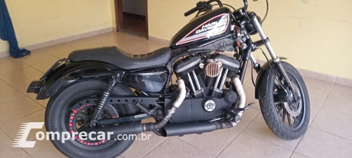 Sportster 883 R