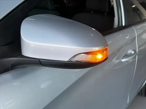 YARIS 1.5 16V FLEX SEDAN XL LIVE MULTIDRIVE