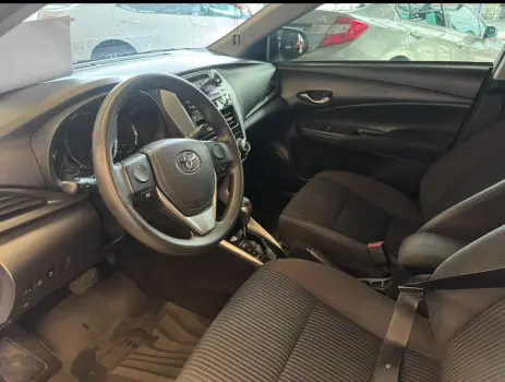 YARIS 1.5 16V Sedan XS Connect