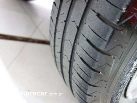 FOX - 1.0 MI 8V 4P MANUAL