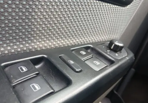 FOX - 1.0 MI 8V 4P MANUAL