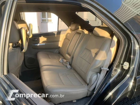 Hilux SW4 SR 4x2 2.7/ 2.7 Flex 16V Aut.