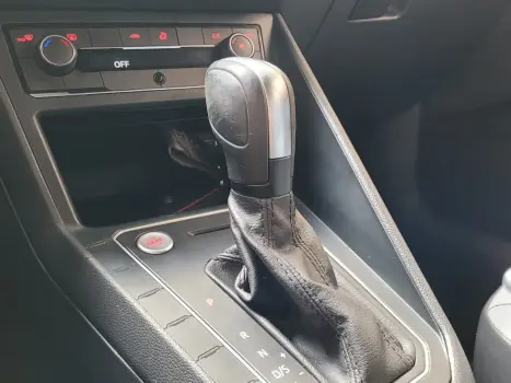 Nivus Highline 1.0 200 TSI Flex Aut.