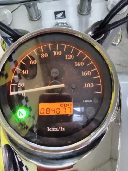 SHADOW 750