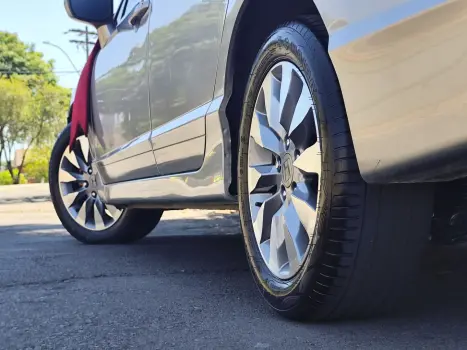 CIVIC 1.8 LXS 16V GASOLINA 4P AUTOMÁTICO