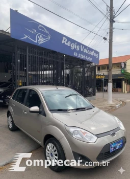 FIESTA 1.6 MPI Class Hatch 8V