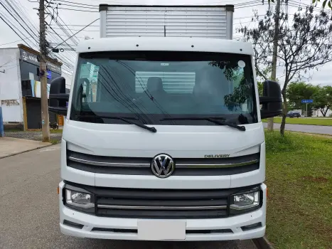 Delivery Express+ 2.8 Prime + Baú Facchini